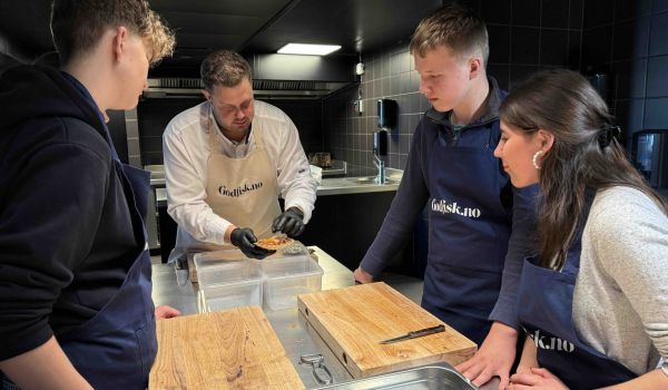 Inspirerer ungdom med stjernekokker